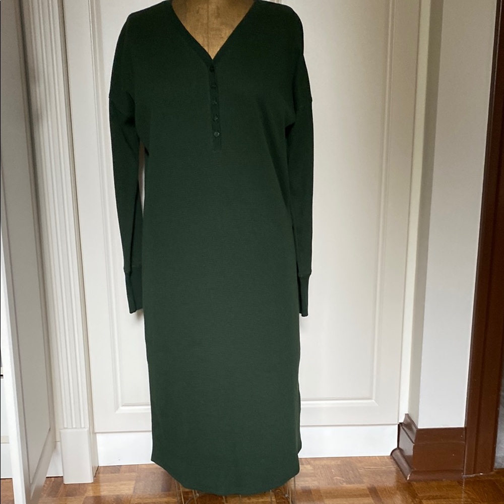 BNWT Kit and Ace Green Maxi Dress V-Neck Long Sleeve.